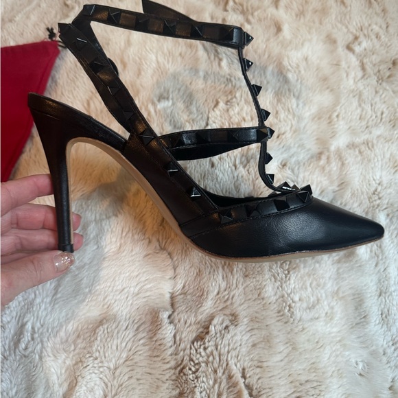 Valentino Garavani

Rockstud Ankle Strap Pumps With Tonal Studs 100 MM - Picture 9 of 15